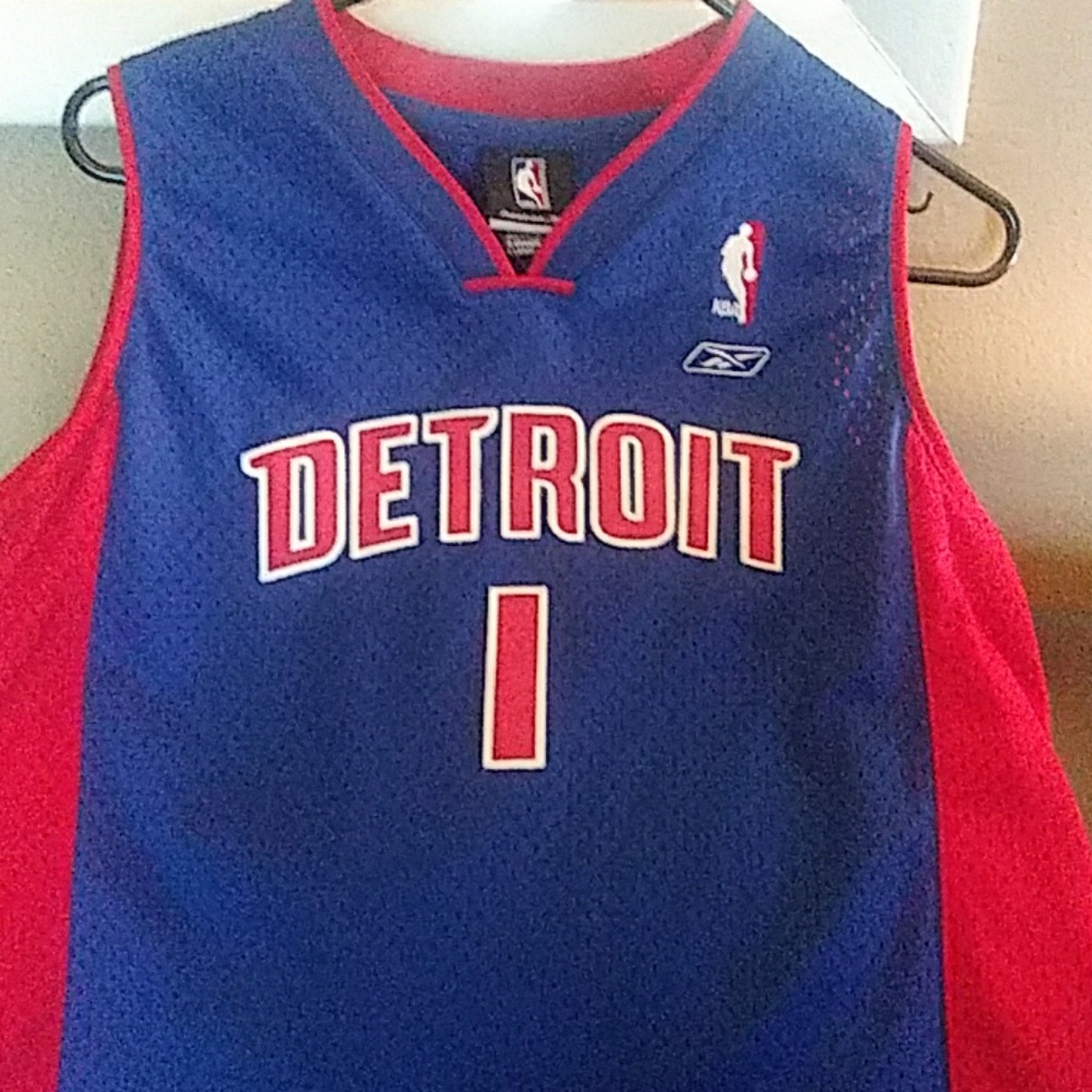 OFFICAL VINTAGE DETROIT PISTONS CHAUNCEY BILLUPS